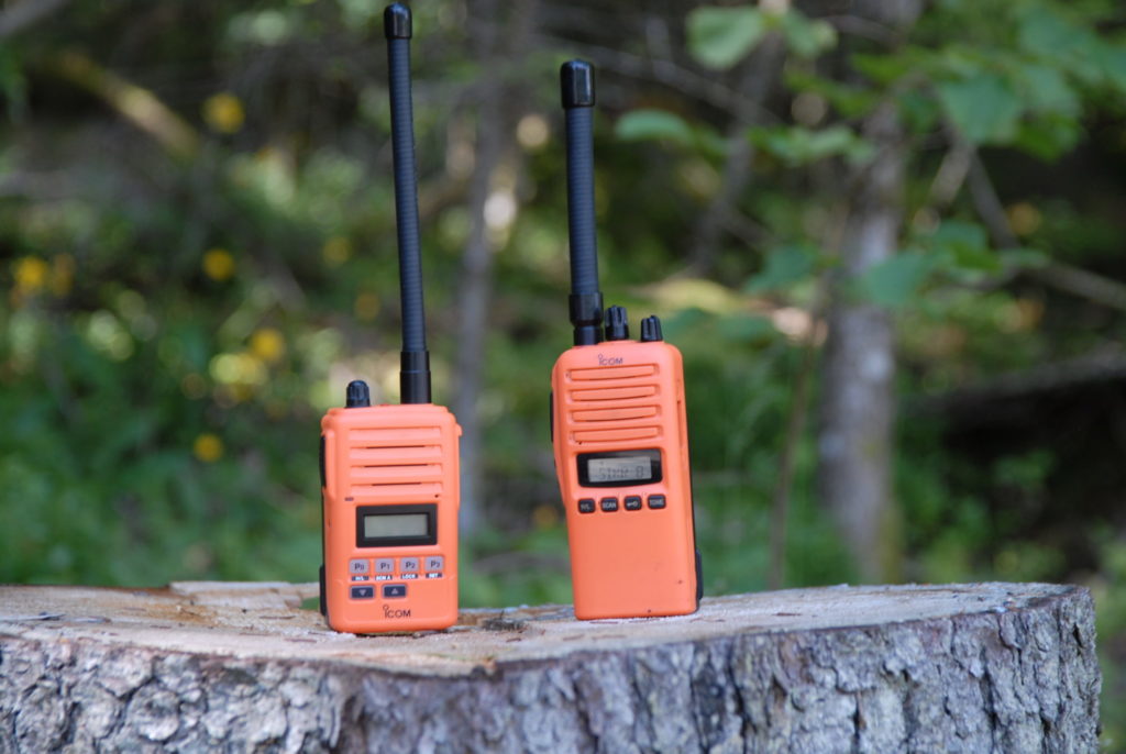 Radioer på trestubbe